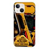 PERSONALIZED NEVER UNDERESTIMATE AN OLD MAN WITH A COMPACT TRACK LOADER PHONECASE QTDT2903